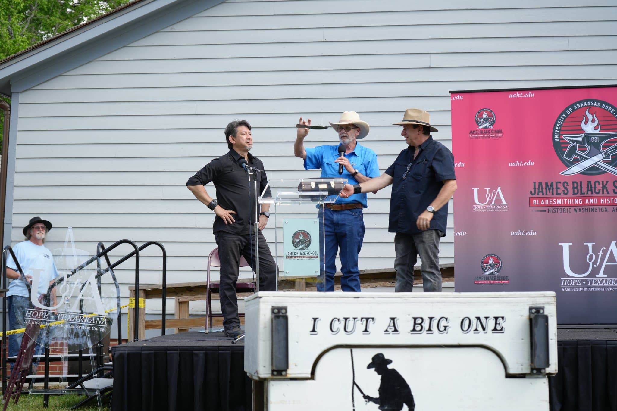 Jerry Fisk, Doug Marcaida, and Ricardo Vilar on stage